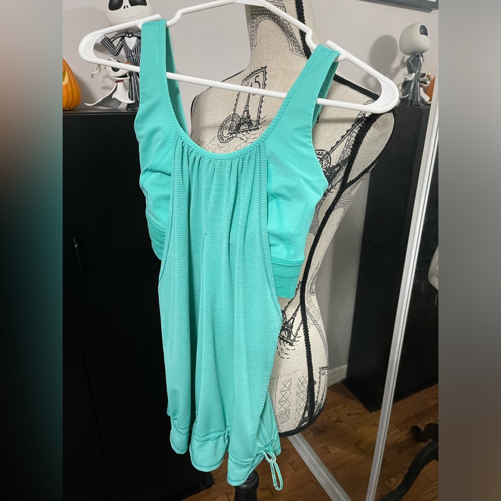Lululemon turquoise bra tank